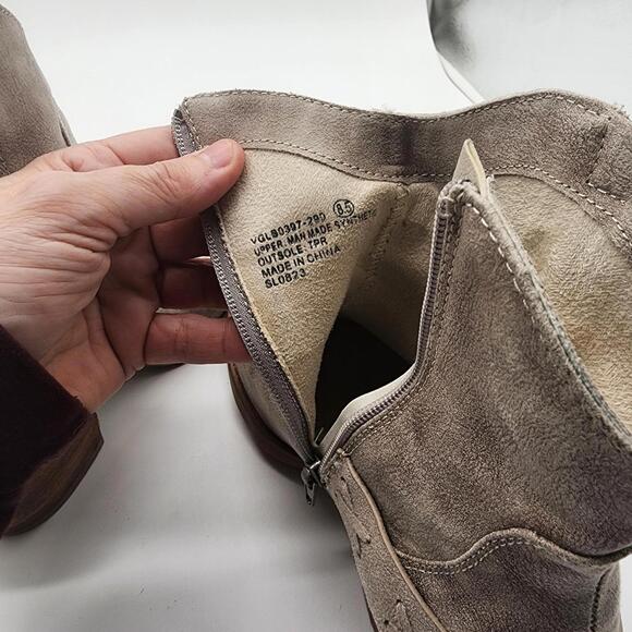 LKNW Very G Merlot Low western style bootie cream tan boots 8.5 - Picture 8 of 8